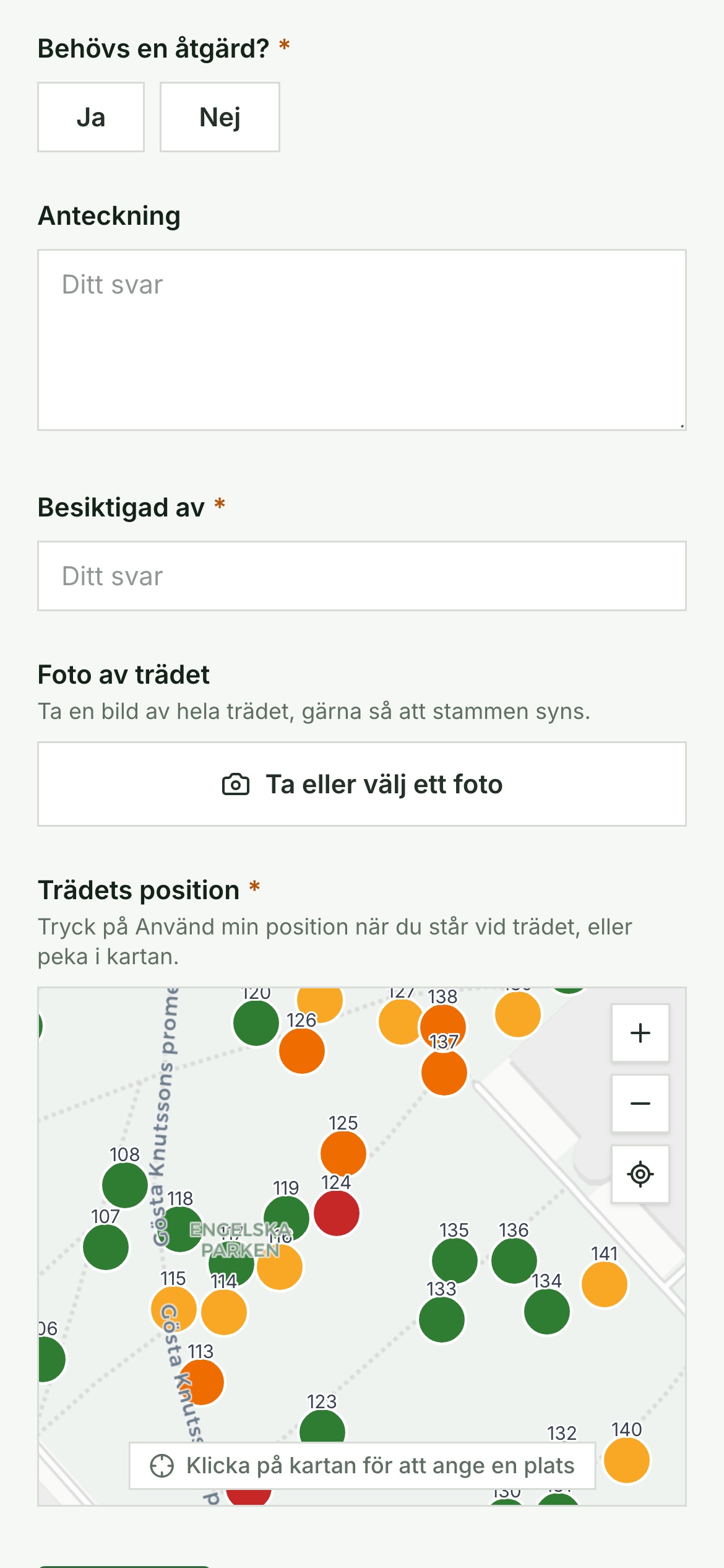 The Trädbesiktning field form on a phone: the questions Is an action needed, Note, Inspected by, a photo button and a map for the tree's position