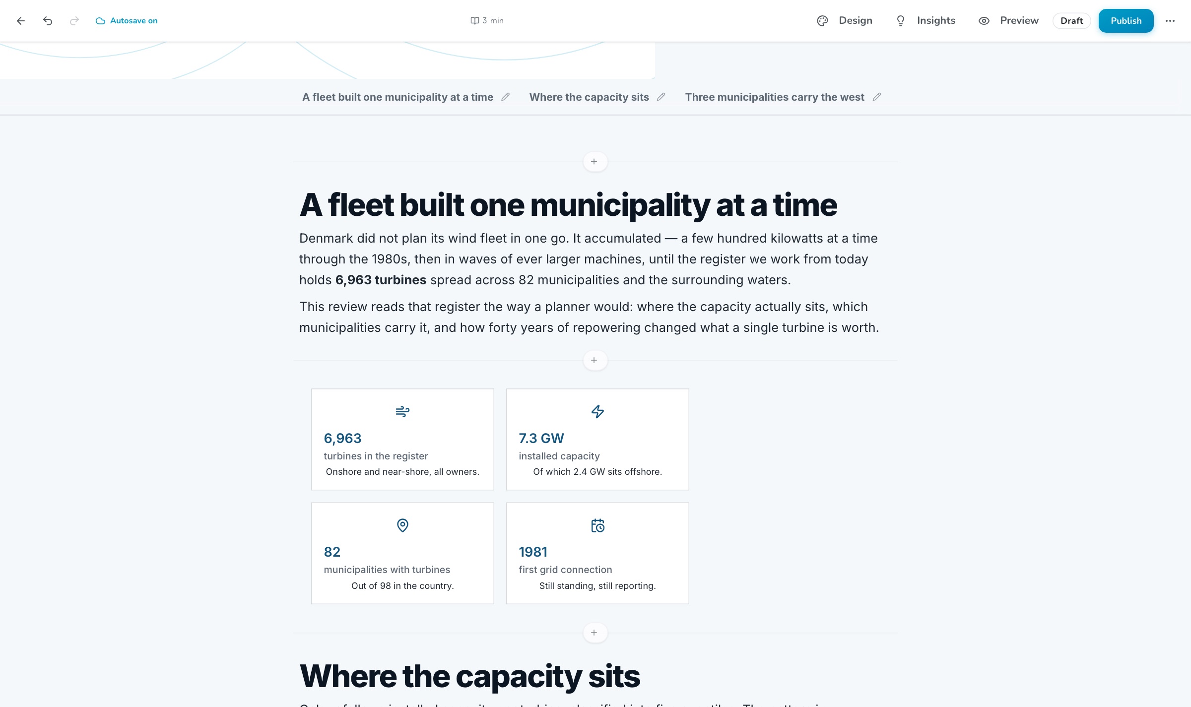 The journey editor with a text block and an infographic block in the reading column